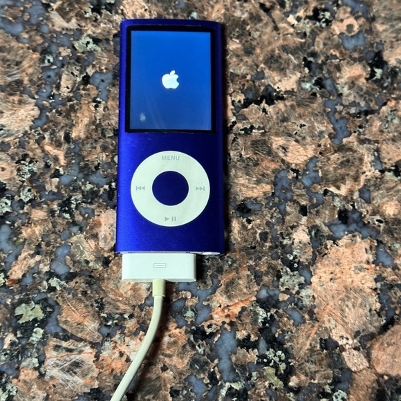 Apple 30 pin to USB charger wire used - Picture 3 of 3